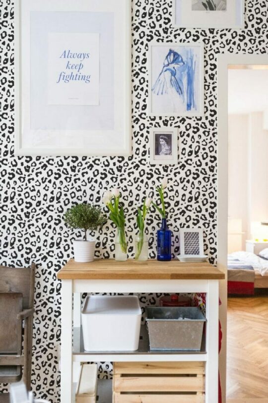Leopard print temporary wallpaper