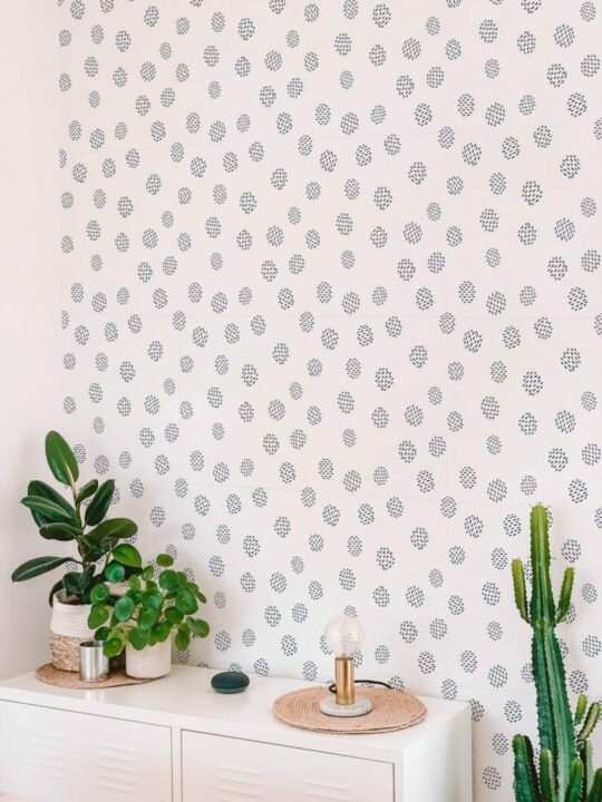 Dotted circles temporary wallpaper