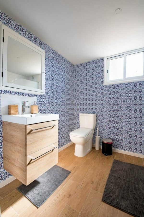 Blue oriental tile self-adhesive wallpaper