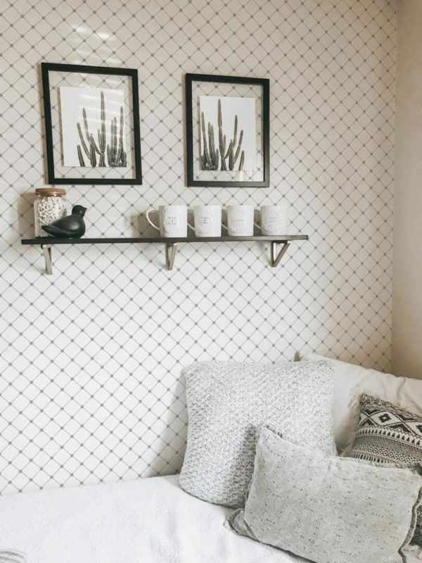 Simple geometric peel and stick wallpaper