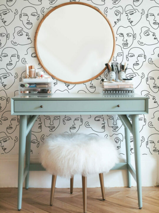 Face line drawing self adhesive wallpaper