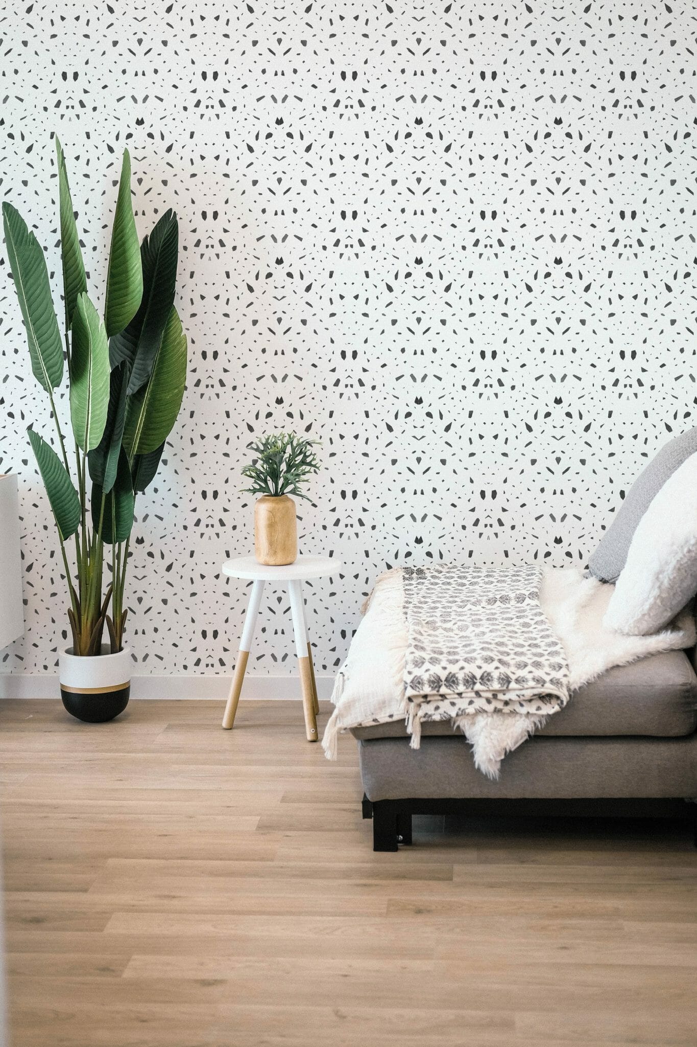 Black and white geometric pattern peel and stick wallpaper - Fancy Walls