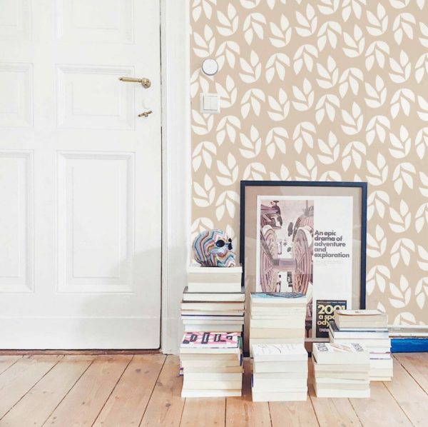 Beige and white leaf wallpaper for walls