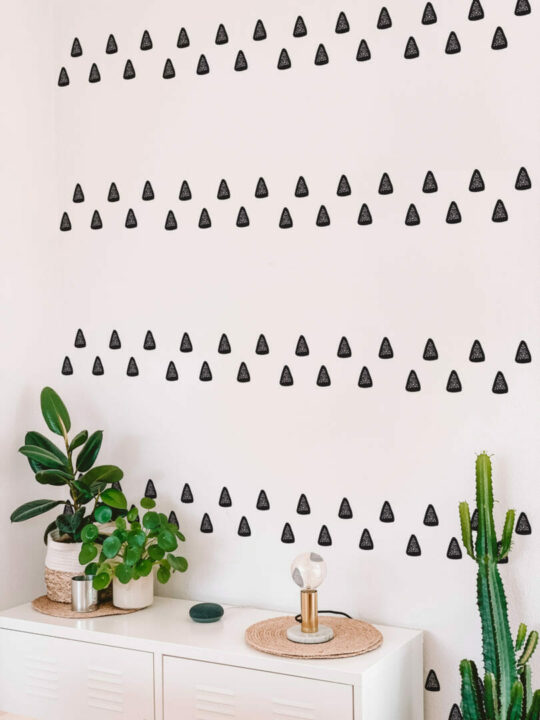 Horizontal triangle stripe peel and stick wallpaper