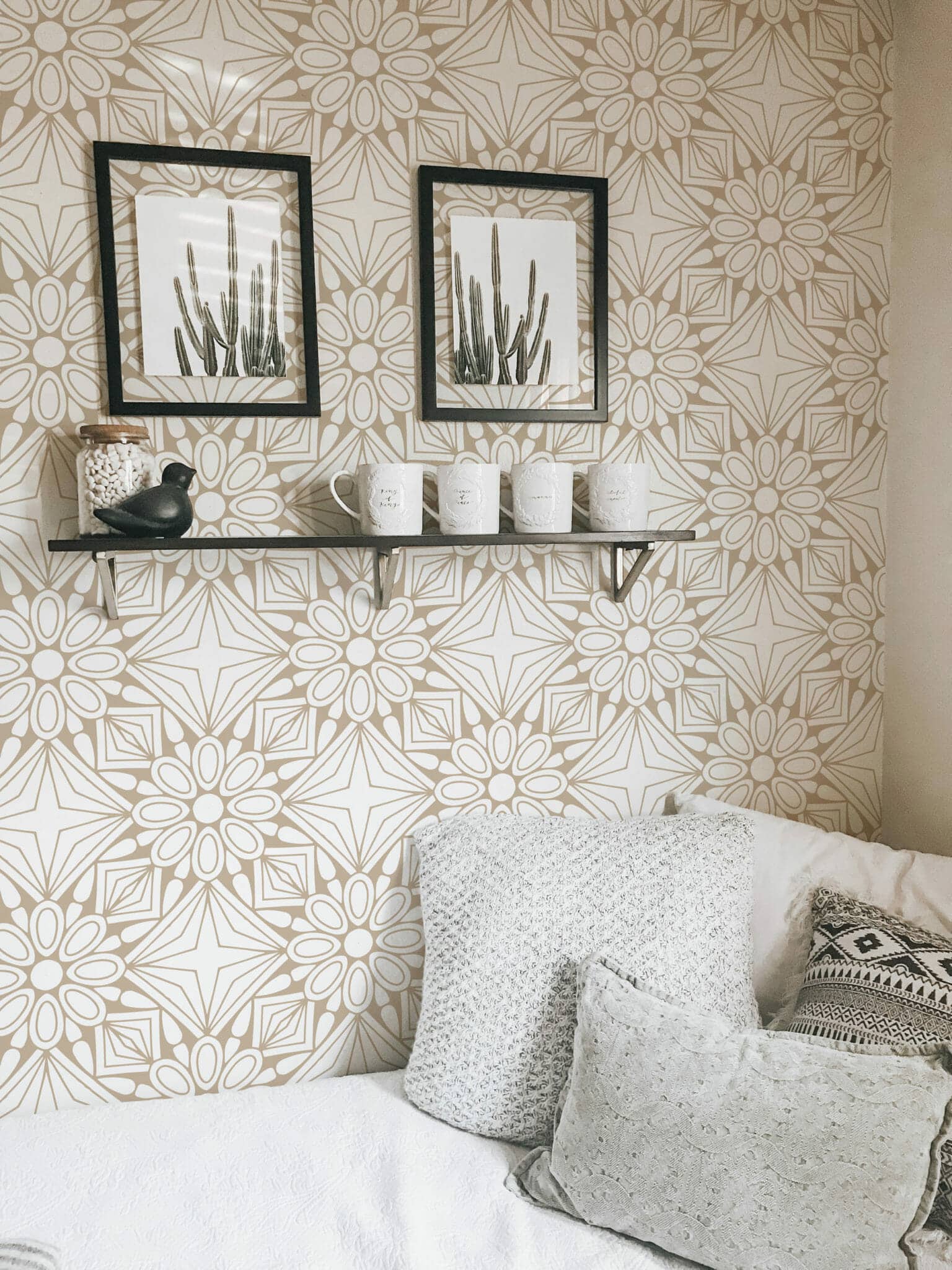 Beige geometric floral wallpaper - Peel and Stick or Non-Pasted