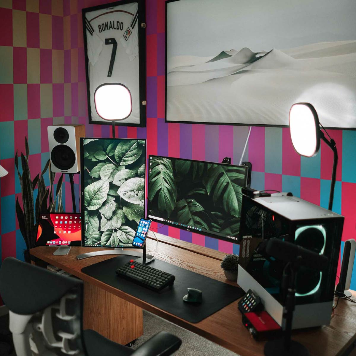 Eclectic Wallpaper for Dopamine Decorating