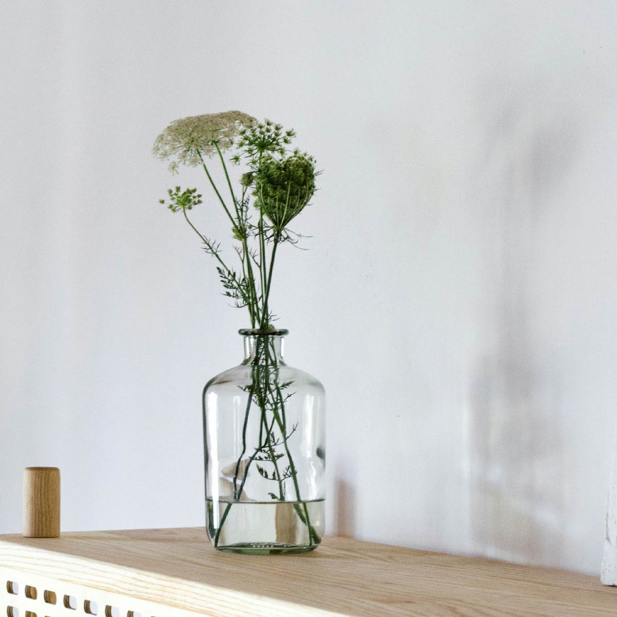 How Dropshipping Makes Selling Custom Wallpaper Designs More Sustainable