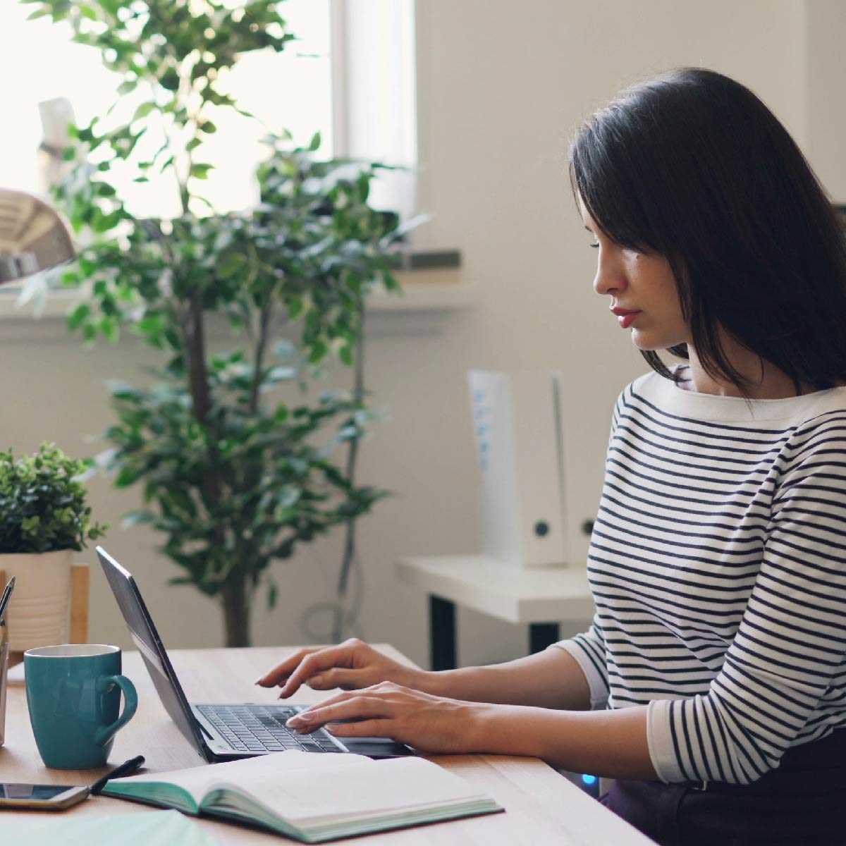 How to Start a Dropshipping Business Selling Custom Wallpapers for Digital Artists