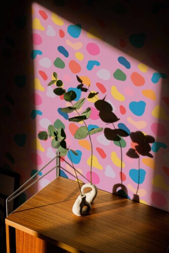 Mid-century style living room decorated with Abstract shapes peel and stick wallpaper