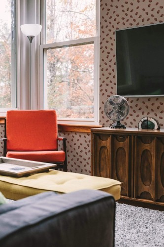 Rustic style living room decorated with Coffee bean peel and stick wallpaper