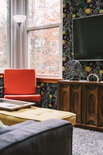 Rustic style living room decorated with Floral black peel and stick wallpaper