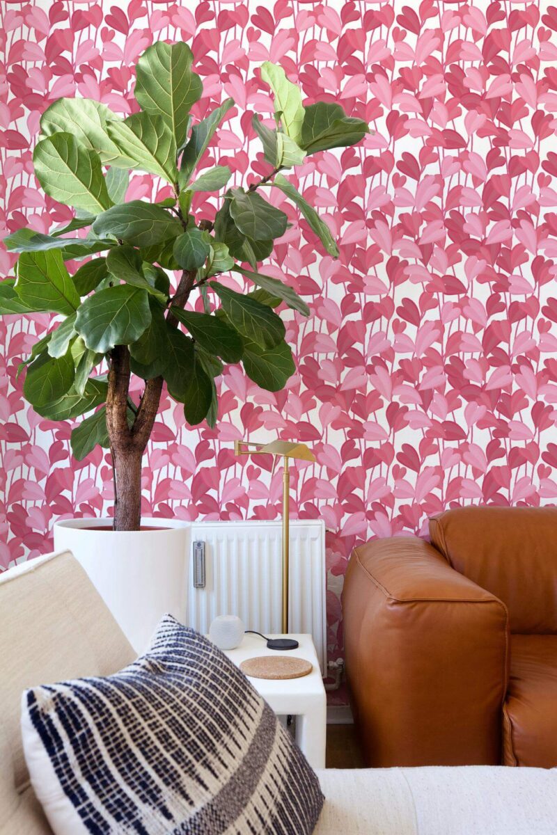Mid-century style living room decorated with Heart leaf peel and stick wallpaper