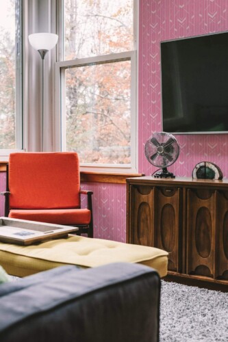 Rustic style living room decorated with Pink aesthetic art deco peel and stick wallpaper