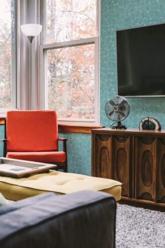 Rustic style living room decorated with Pool water peel and stick wallpaper