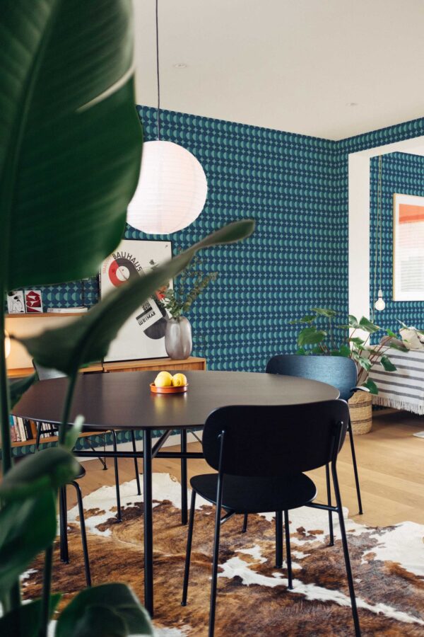 Retro Teal Flow Wallpaper