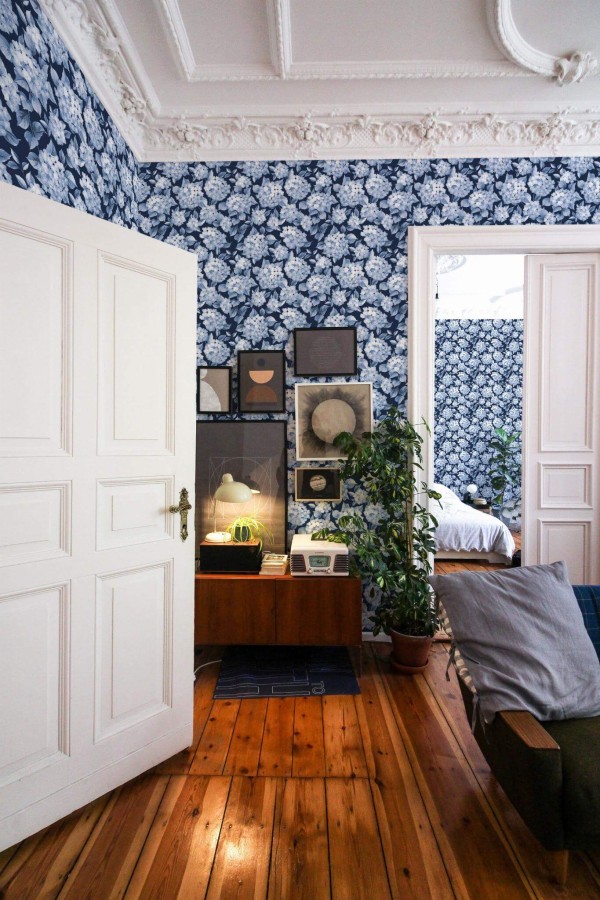 Mid-century modern luxury style living room and bedroom decorated with Hydrangea floral peel and stick wallpaper