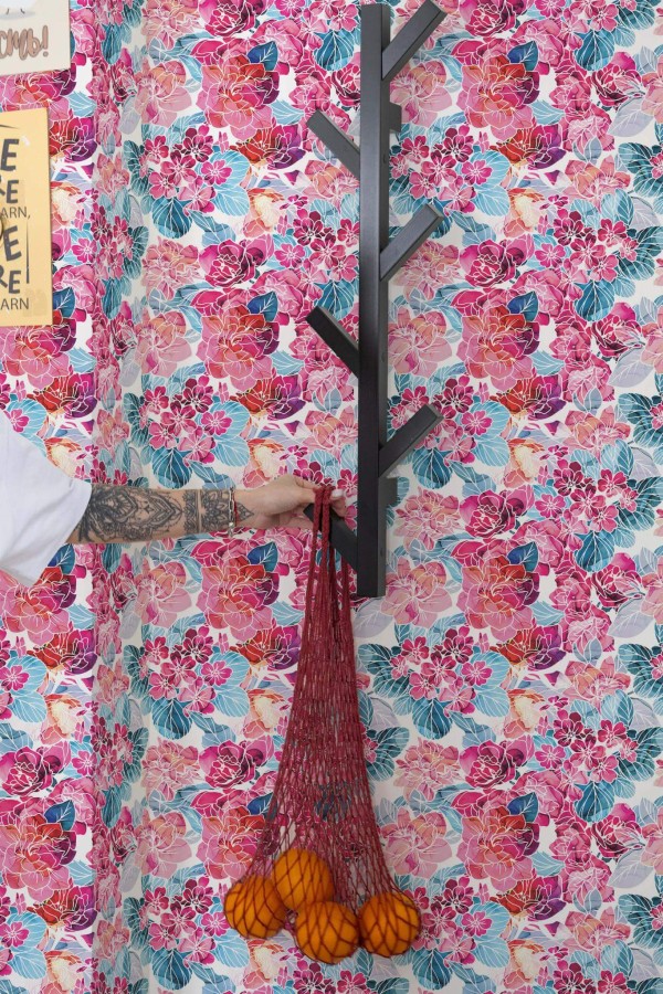 Scandinavian style kitchen decorated with Pink and blue floral peel and stick wallpaper