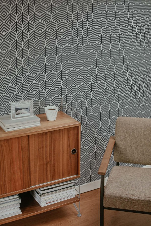 Mid-century style living room decorated with Seamless hexagon peel and stick wallpaper