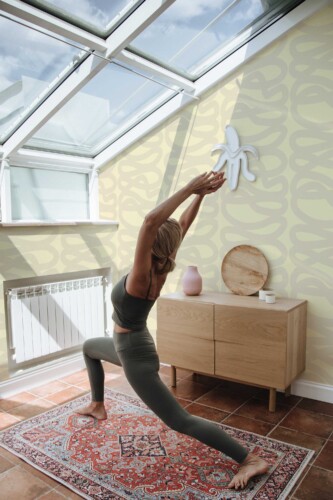 Traditional wallpaper with neutral minimalist pattern by Fancy Walls Neutral Gym