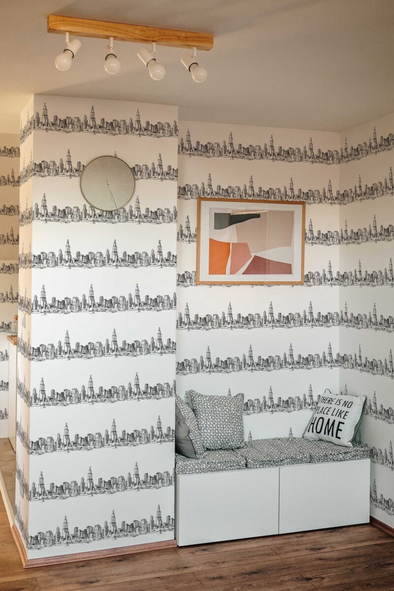 Fancy Walls traditional wallpaper showcasing detailed Chicago skyline illustration.