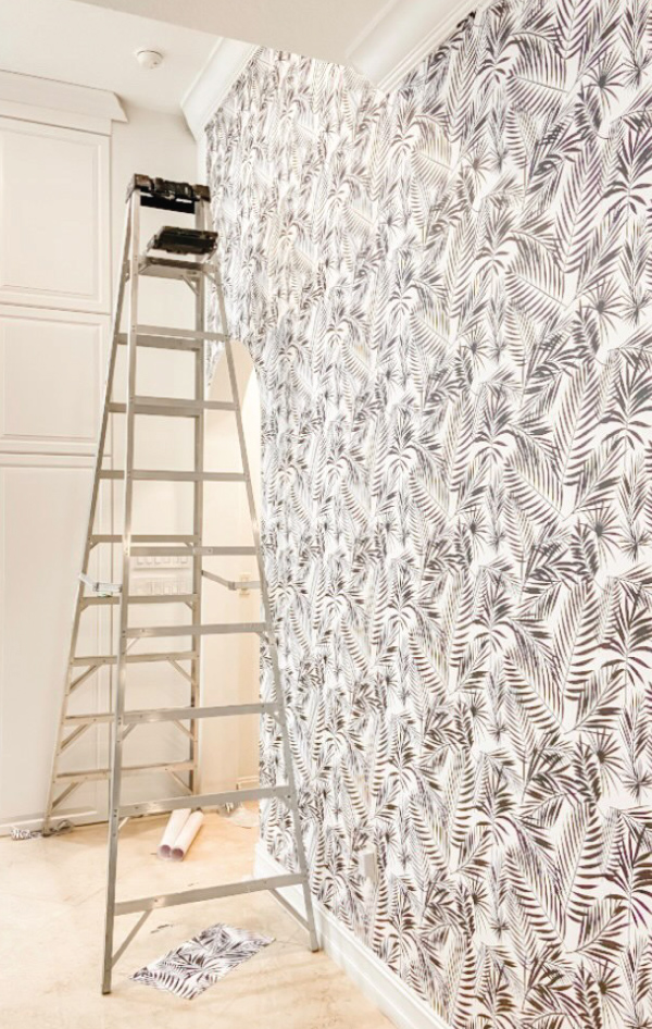 Fancy walls wallpaper installation