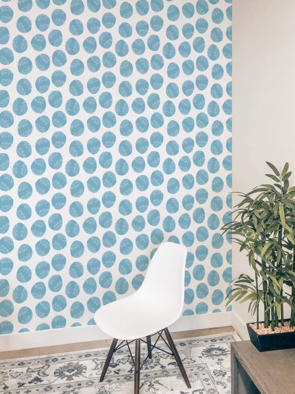 Scandinavian blue circle pattern wallpaper peel and stick