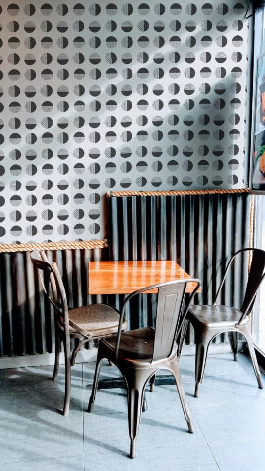 Modern geometric circles wallpaper for walls
