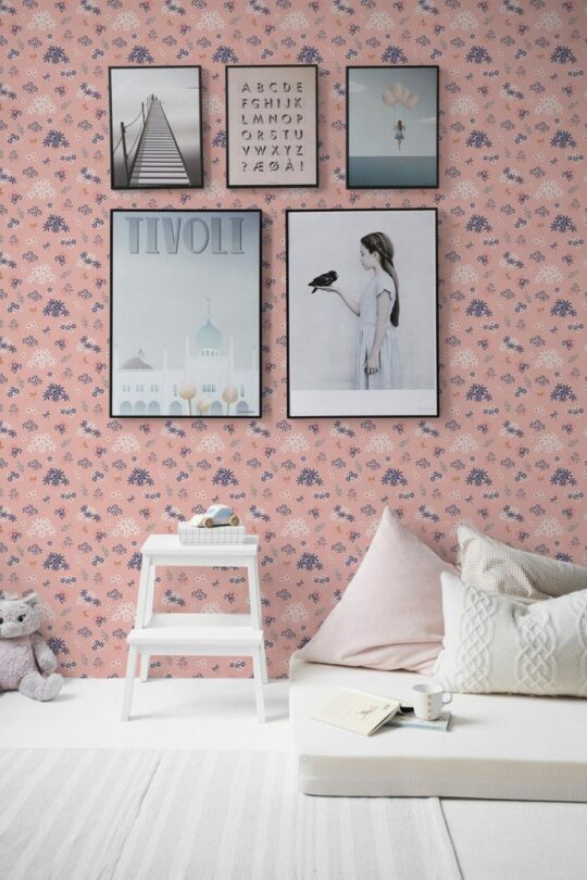 Pink floral wallpaper for walls