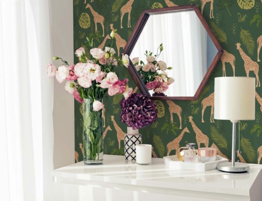 Giraffe wallpaper for walls