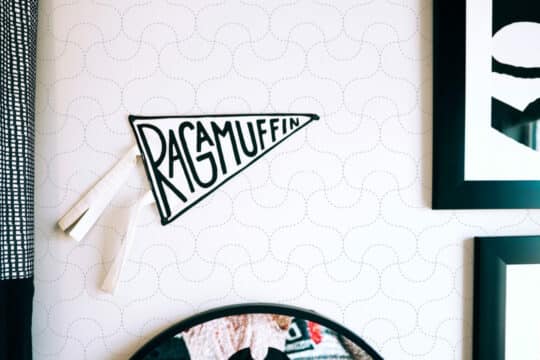 Minimalist retro peel and stick removable wallpaper