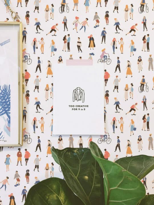 Happy people stick on wallpaper