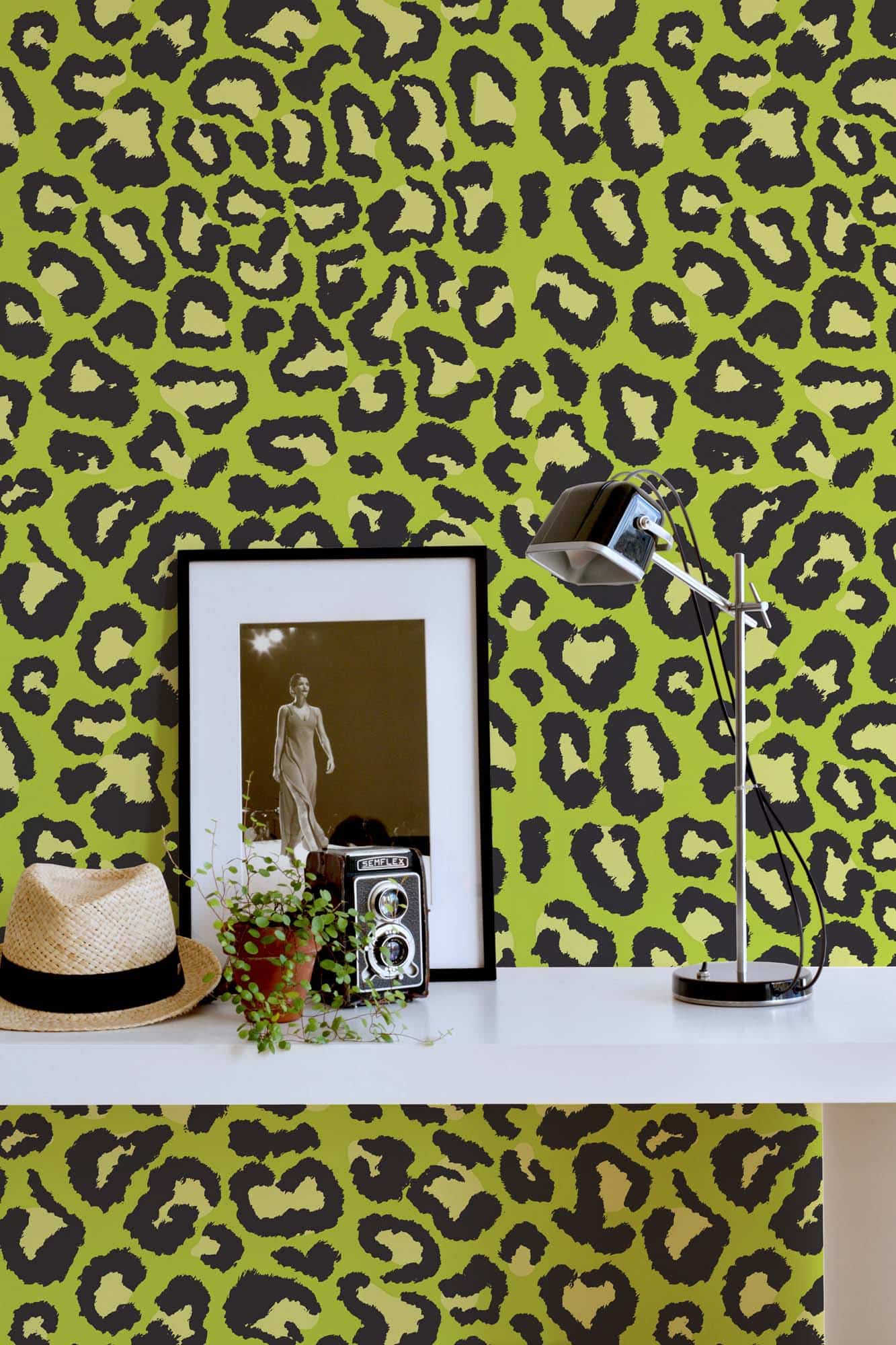Green leopard pattern wallpaper - Peel and Stick or Non-Pasted